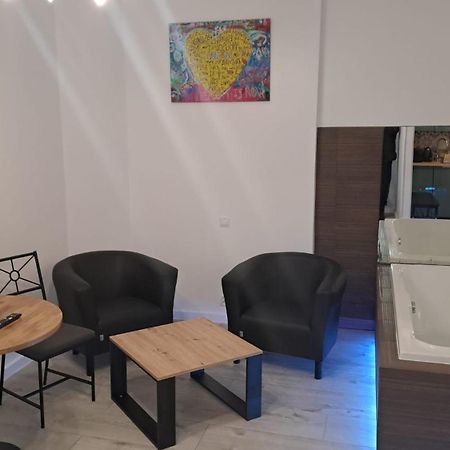 Apartamenty Centrum Z Wanna Dwuosobowa พิยอตตูร์กุฟ เทรบูนัลสกี ภายนอก รูปภาพ