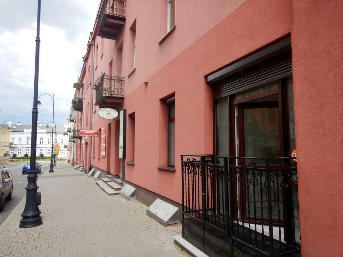 Apartamenty Centrum Z Wanna Dwuosobowa พิยอตตูร์กุฟ เทรบูนัลสกี ภายนอก รูปภาพ